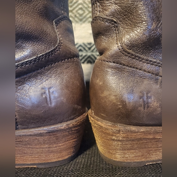 Frye Carson boots, size 7.5 - Picture 6 of 7